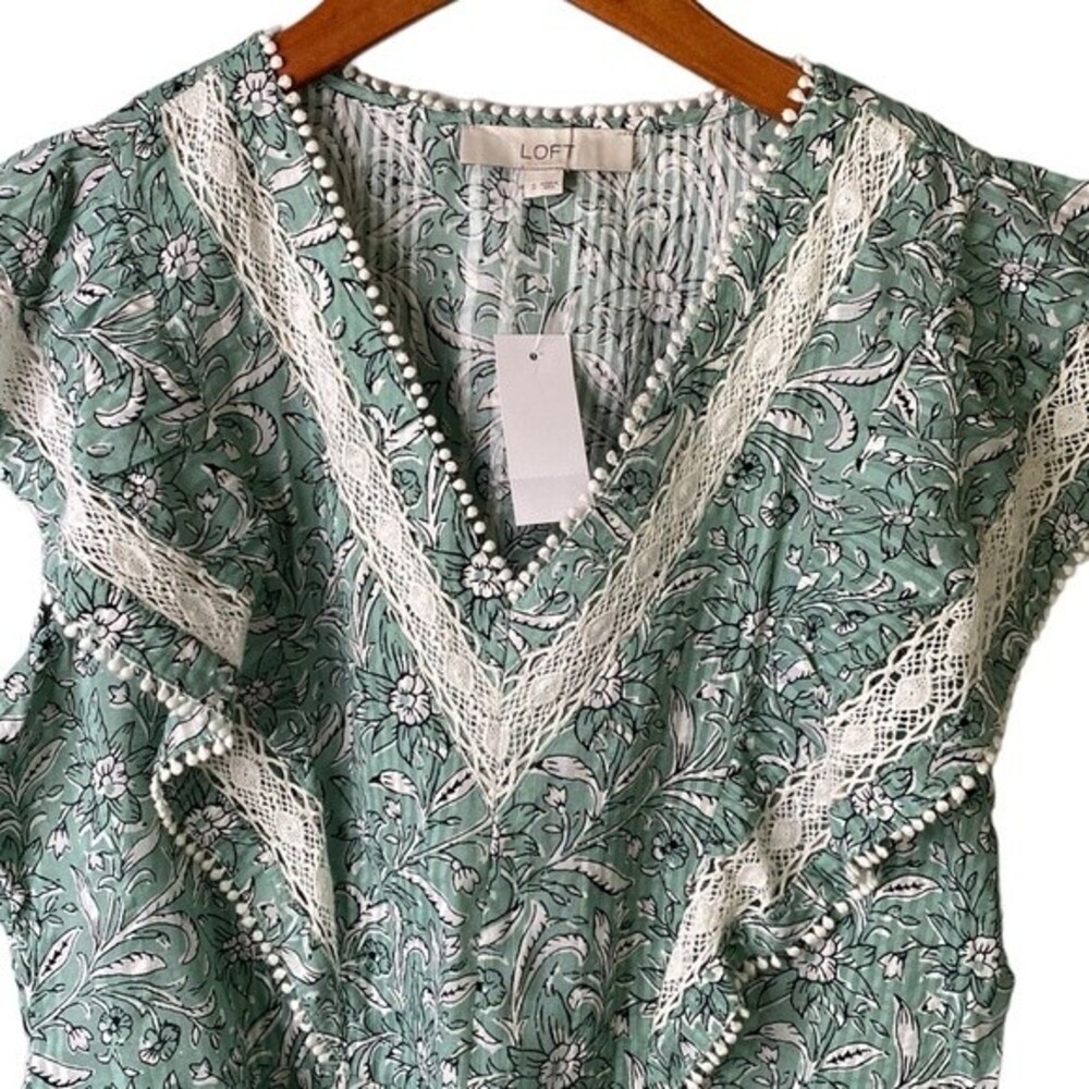 Loft Spring Bloom Lacy Ruffle Peplum Top Floral Flutter Cap Sleeve V-Neck - Picture 4 of 15